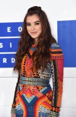 HAILEE STEINFELD at 2016 MTV Video Music Awards in New York 08/28/2016