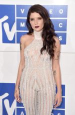 HALSEY at 2016 MTV Video Music Awards in New York 08/28/2016