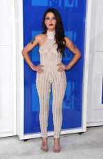 HALSEY at 2016 MTV Video Music Awards in New York 08/28/2016