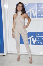 HALSEY at 2016 MTV Video Music Awards in New York 08/28/2016