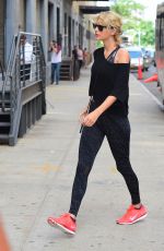 TAYLOR SWIFT Arrives at a Gym in New York 08/08/2016