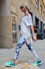 TAYLOR SWIFT Arrives at a Gym in New York 08/09/2016