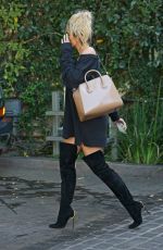 KHLOE KARDASHIAN at Villa Restaurant in Woodland Hills 08/05/2016