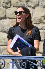 JENNIFER GARNER Out and About in Los Angeles 08/07/2016