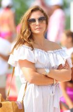 INGRID VANDEBOSCH Out in Hamptons 08/05/2016