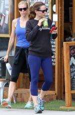 JENNIFER GARNER Grabs a Detox Smoothie after Workout in Brentwood 08/09/2016
