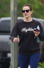 JENNIFER GARNER Leaves a Gym in Brentwood 08/09/2016