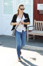 JENNIFER GARNER Out and About in Brentwood 08/29/2016