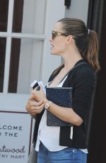 JENNIFER GARNER Out and About in Brentwood 08/29/2016