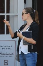 JENNIFER GARNER Out and About in Brentwood 08/29/2016