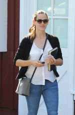 JENNIFER GARNER Out and About in Brentwood 08/29/2016