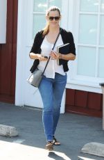 JENNIFER GARNER Out and About in Brentwood 08/29/2016
