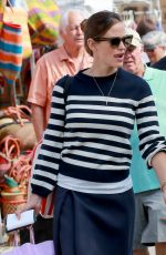 JENNIFER GARNER Out and About in Los Angeles 07/31/2016