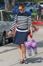 JENNIFER GARNER Out and About in Los Angeles 07/31/2016