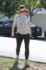 JENNIFER GARNER Out and About in Los Angeles 08/12/2016