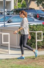 JENNIFER GARNER Out and About in Los Angeles 08/12/2016