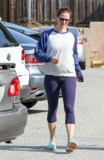 JENNIFER GARNER Out and About in Los Angeles 08/20/2016