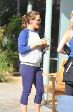 JENNIFER GARNER Out and About in Los Angeles 08/20/2016