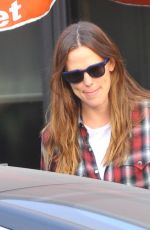 JENNIFER GARNER Out and About in Los Angeles 08/26/2016