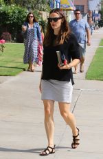 JENNIFER GARNER Out and About in Pacific Palisades 08/07/2016