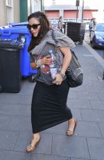 JESSIE WALLACE Arrives at a Theatre in Newcastle 08/05/2016
