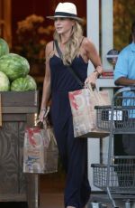 JULIE BENZ Shopping Groceries in Beverly Hills 08/08/2016