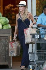 JULIE BENZ Shopping Groceries in Beverly Hills 08/08/2016