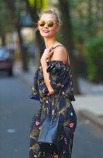 KARLIE KLOSS Out and About in New York 08/25/2016