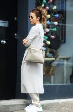 KATE BECKINSALE Shopping at Notting Hill in London 08/03/2016