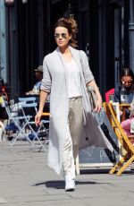KATE BECKINSALE Shopping at Notting Hill in London 08/03/2016