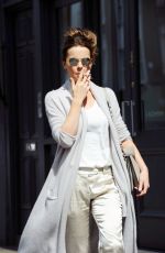 KATE BECKINSALE Shopping at Notting Hill in London 08/03/2016