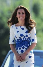 KATE MIDDLETON Out in Luton 08/24/2016
