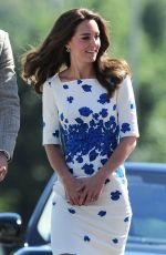 KATE MIDDLETON Out in Luton 08/24/2016