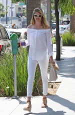 KATE UPTON Leaves Coffee Been & Tea Leaf in Beverly Hills 08/11/2016