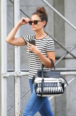 KATIE HOLMES Hailing a Cab in New York 08/08/2016