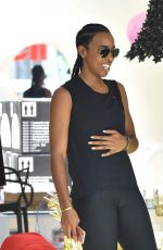 KELLY ROWLAND Shopping at Kartell Furniture Store in West Hollywood 08/09/2016