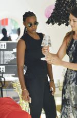 KELLY ROWLAND Shopping at Kartell Furniture Store in West Hollywood 08/09/2016