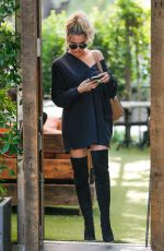 KHLOE KARDASHIAN Out and About in Los Angeles 08/09/2016