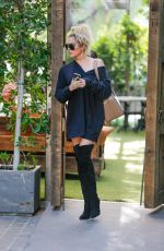 KHLOE KARDASHIAN Out and About in Los Angeles 08/09/2016