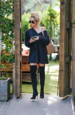 KHLOE KARDASHIAN Out and About in Los Angeles 08/09/2016