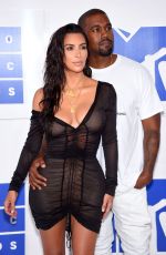 KIM KARDASHIAN at 2016 MTV Video Music Awards in New York 08/28/2016