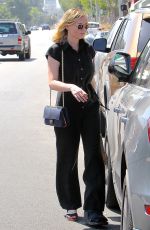 KIRSTEN DUSNT Returns to Her Car in Los Angeles 08/08/2016