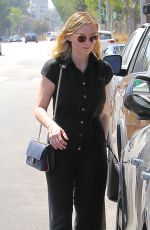 KIRSTEN DUSNT Returns to Her Car in Los Angeles 08/08/2016