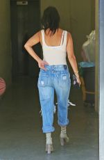 KORTNEY KARDASHIAN Out and About in Woodland Hills 08/09/2016