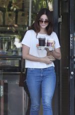 LANA DEL REY at Western Bagel in Los Angeles 08/20/2016