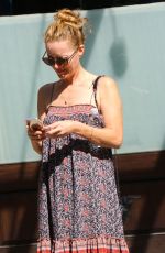 LESLIE MANN Leaves Her Hotel in New York 08/04/2016