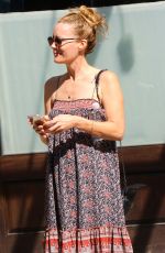 LESLIE MANN Leaves Her Hotel in New York 08/04/2016