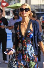 PARIS HILTON Out and About in Beverly Hills 08/29/2016