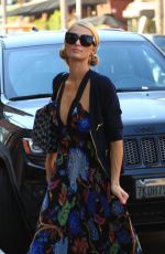PARIS HILTON Out and About in Beverly Hills 08/29/2016
