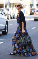 PARIS HILTON Out and About in Beverly Hills 08/29/2016